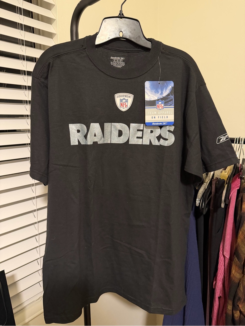 Reebok NFL Raiders T-Shirt – NWT – Men’s Medium